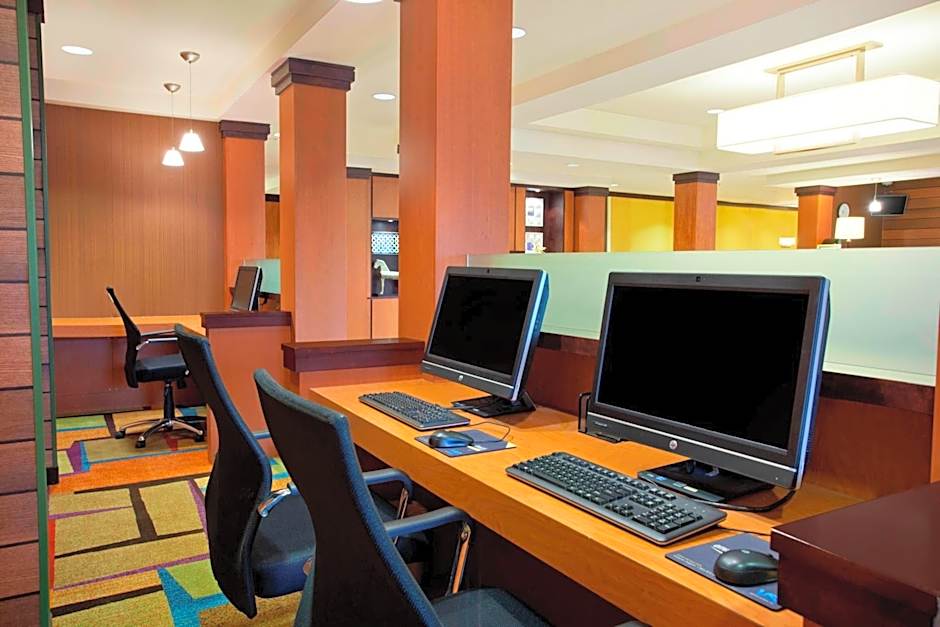Fairfield Inn & Suites by Marriott Detroit Metro Airport Romulus