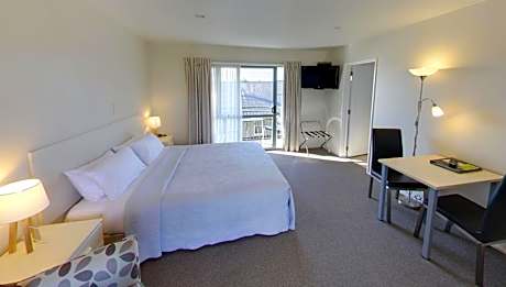 Superior Studio with Spa Bath