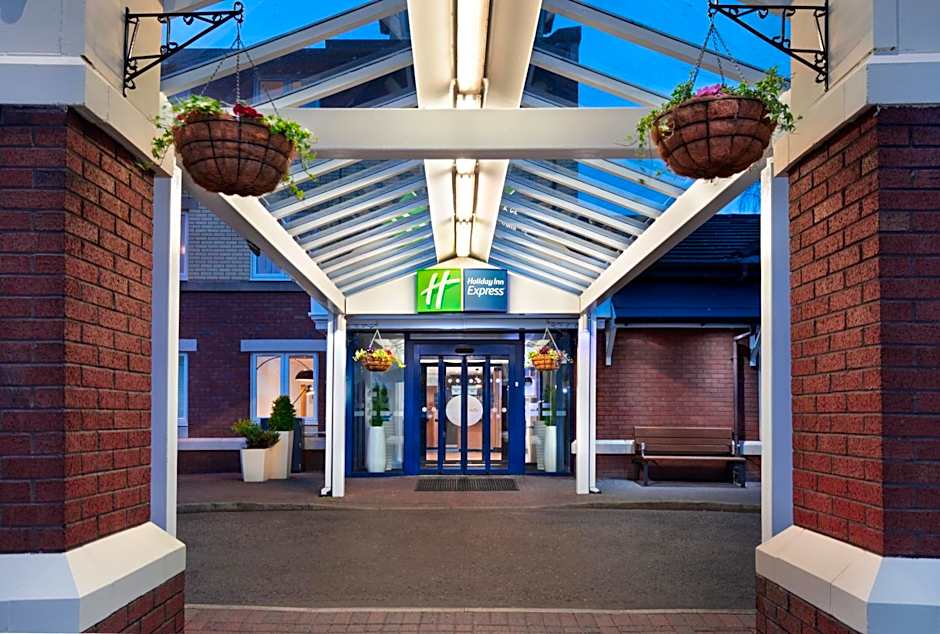 Holiday Inn Express Strathclyde Park M74, Jct 5 By IHG