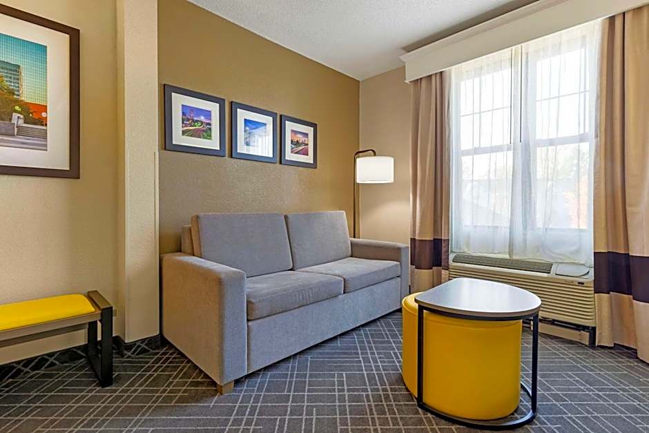Comfort Suites Hanes Mall