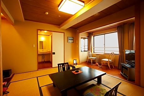 Japanese-Style Deluxe Room with View Bath - Sea View