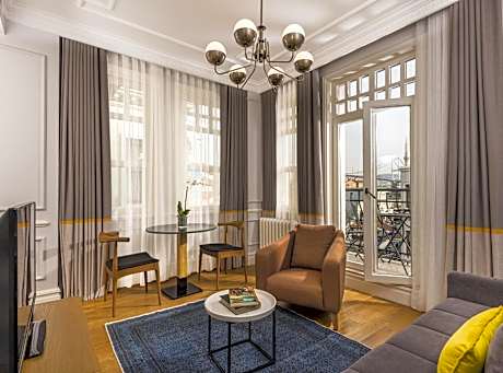 Deluxe Junior Suite
