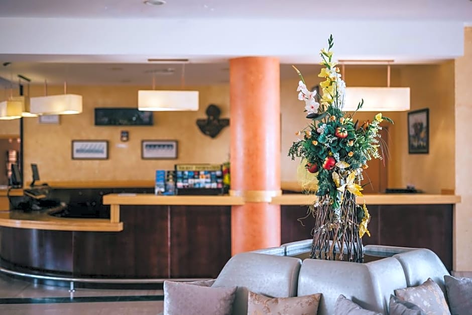 Grand Muthu Golf Plaza Hotel & Spa