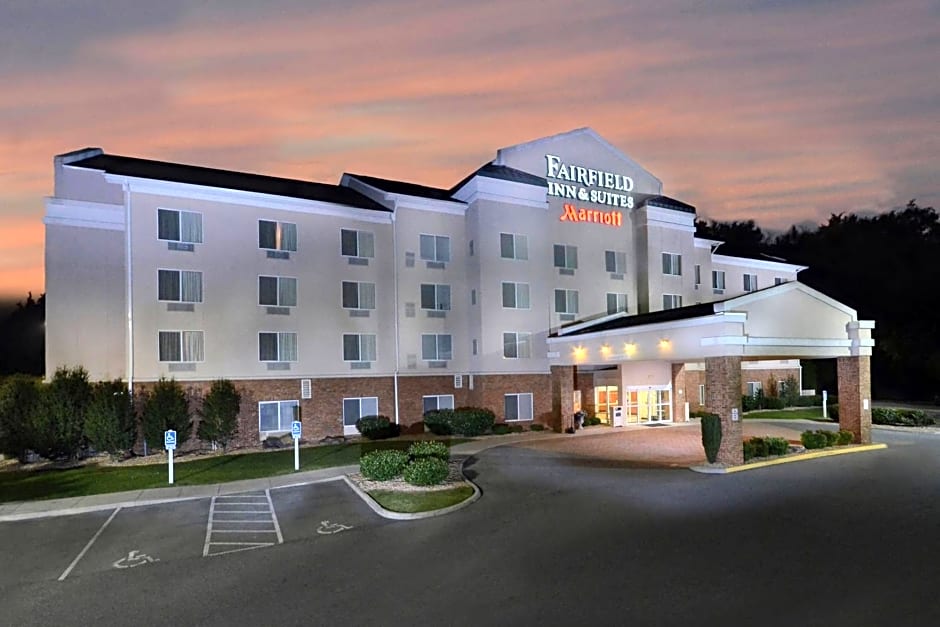 Fairfield Inn & Suites Roanoke Hollins/I-81