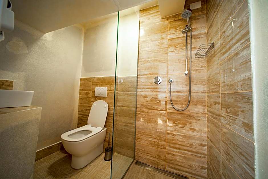 New Generation Hostel Como Lake