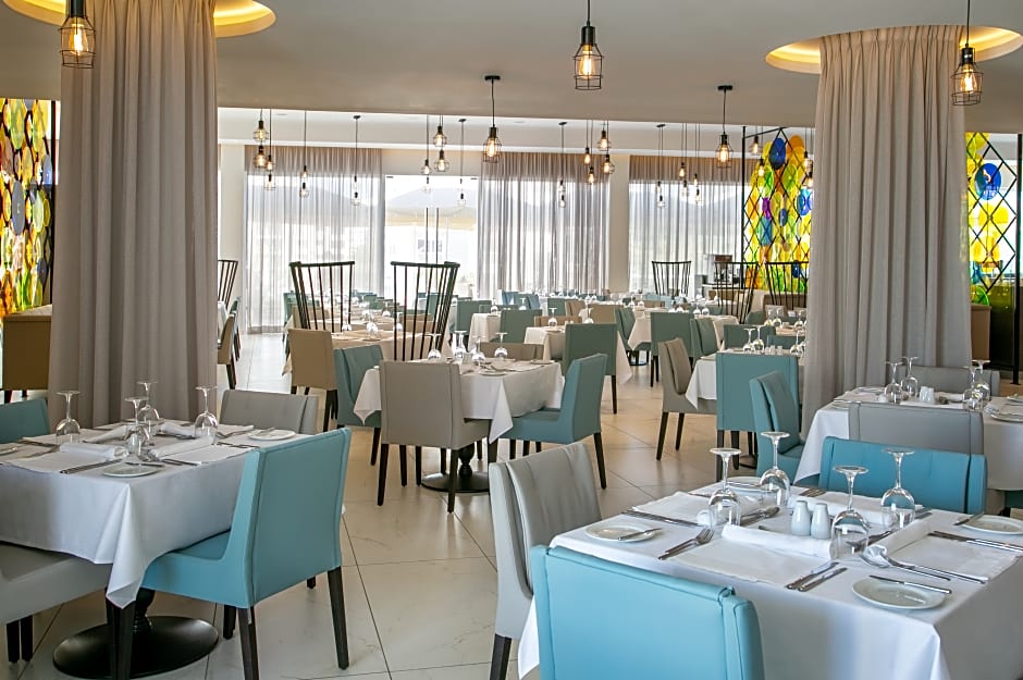 Vangelis Hotel & Suites