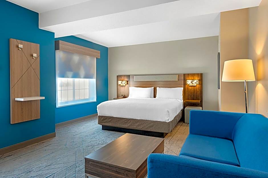 Holiday Inn Express & Suites Indianapolis - East by IHG