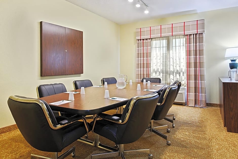 Country Inn & Suites by Radisson, Elgin, IL