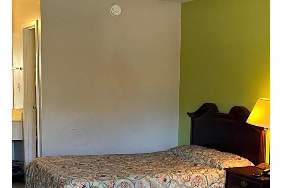 Motel 6 Bracey, VA I 85