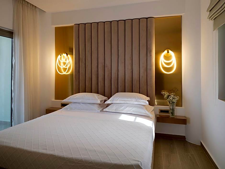 Golden Luxury Suites