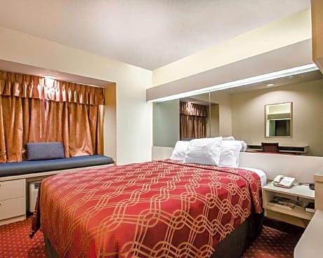 1 Queen Bed, Nonsmoking