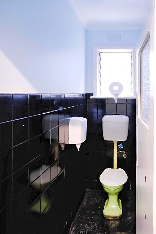 Pint On Punt Backpackers