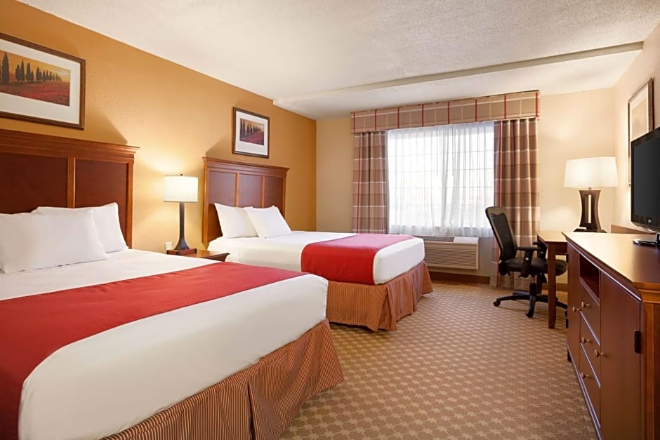 Portage Inn & Suites Kalamazoo – Kalamazoo, MI