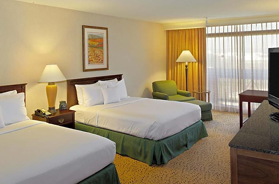 Photo 1 of 6 of 2 Queen Beds, Balcony, Club Level