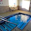 Oak Hill Inn & Suites
