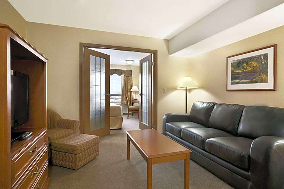 Super 8 by Wyndham High Level AB