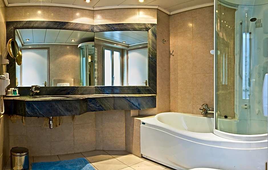 Hotel Du Midi Paris Montparnasse