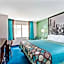Super 8 by Wyndham Brockton
