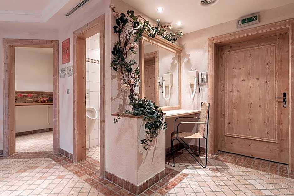 SCHMID Rooms & Apartments