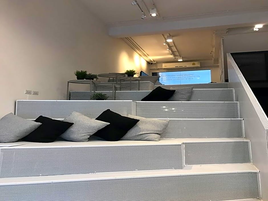 Bed One Block Hostel