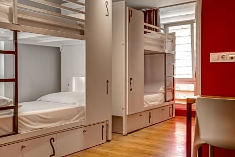 Private 4 bed Room (2 Twin Bunk Beds)