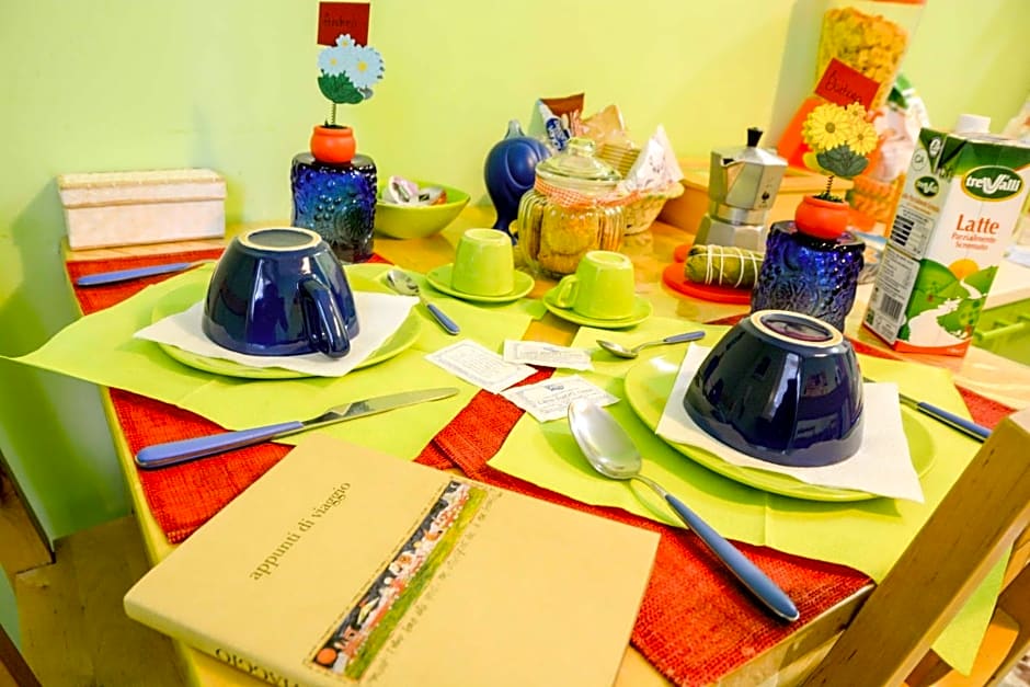 Casa Fuori Casa - 200 mt dal casello autostradale, parcheggio gratuito, garage moto