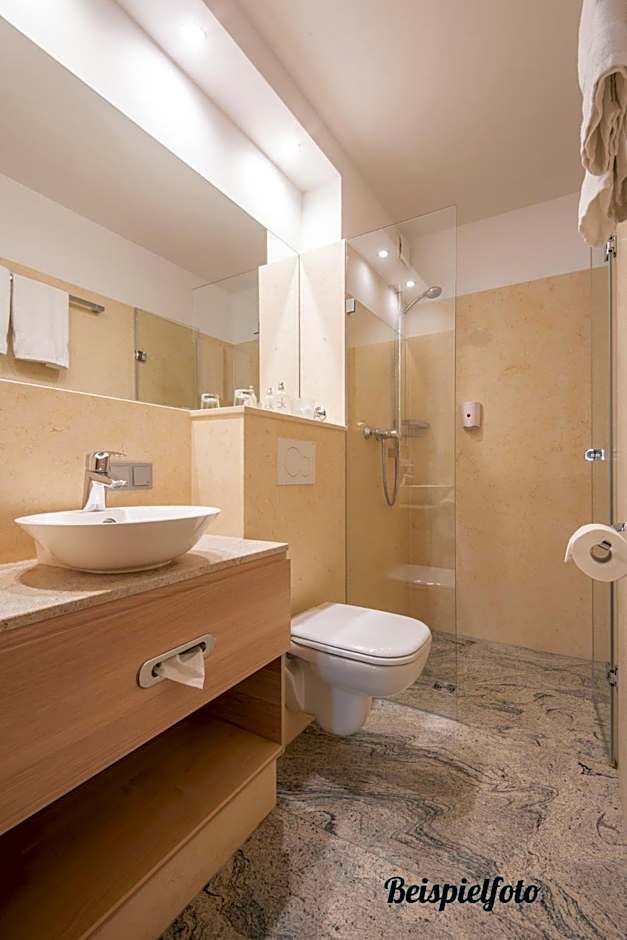 Hotel Wegner - T h e culinary art hotel