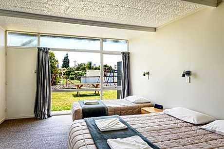 Large One-Bedroom Apartment