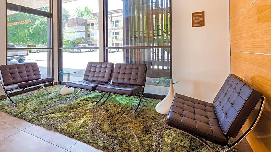 Photo 1 of 17 of Best Western Plus Glendale