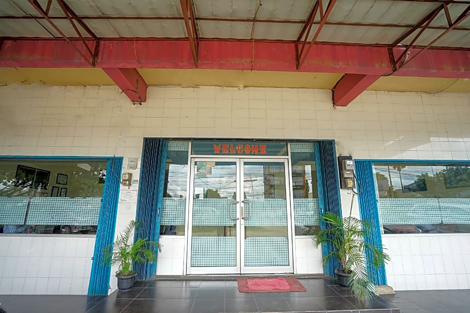 OYO 448 Hotel Central