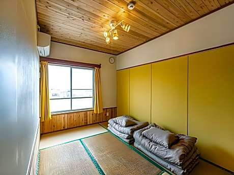 Japanese-Style Room 6 Tatami Mat with Shared Bathroom and Toilet