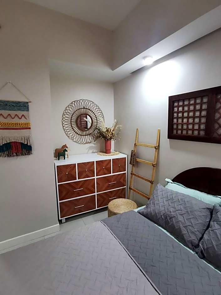 Baseline Premier - Studio with mountain view