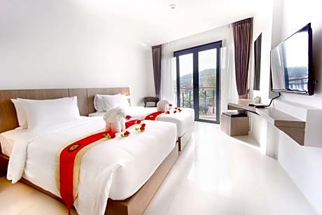 Deluxe Double or Twin Room