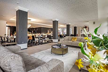 One-Bedroom Apartment with Terrace