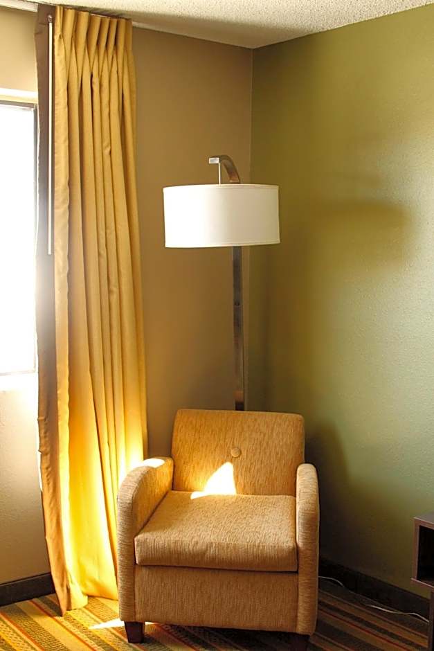 Super 8 by Wyndham Montrose