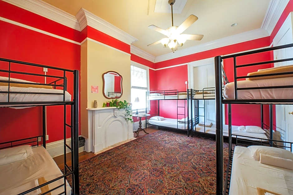 Auberge Nouvelle Orleans Hostel