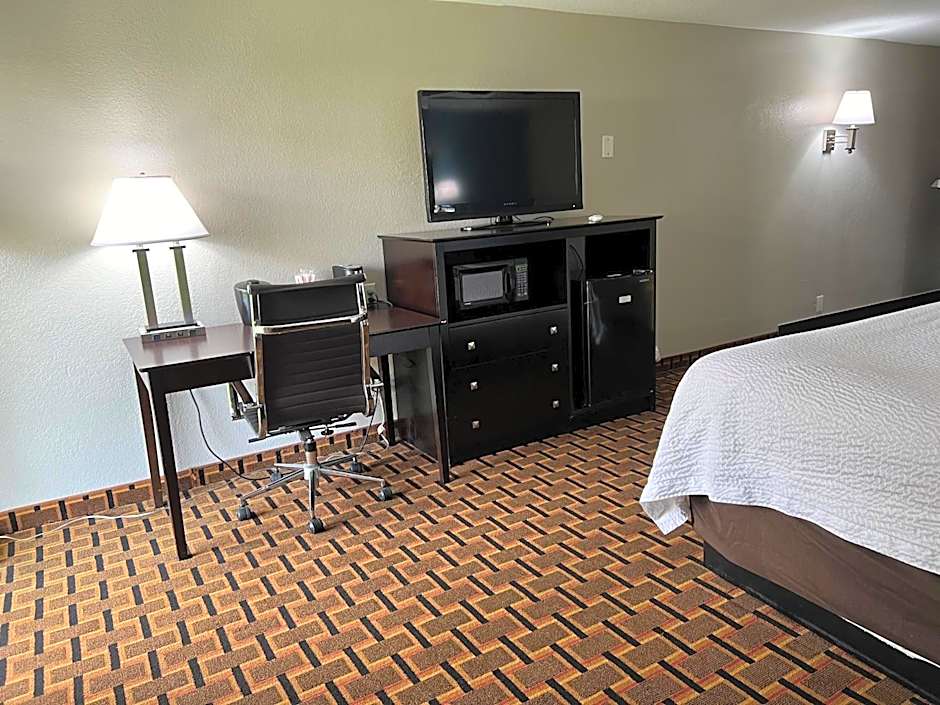 Days Inn by Wyndham Joplin