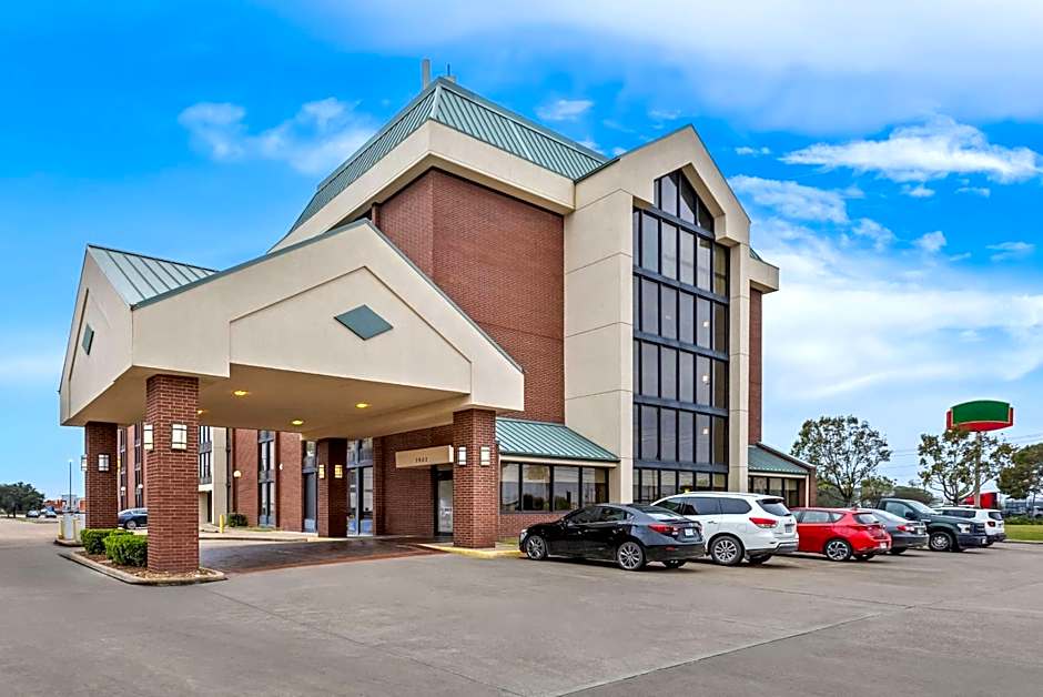 Sonesta Essential Houston Hobby Airport