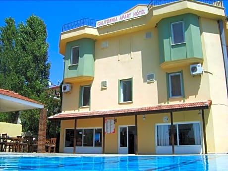 California Apart Hotel