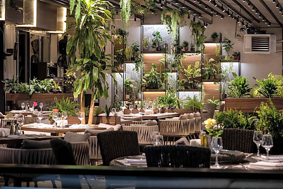 Sky Blue Hotel & Spa