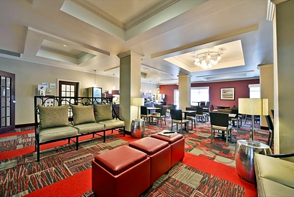 Holiday Inn Express & Suites Utica