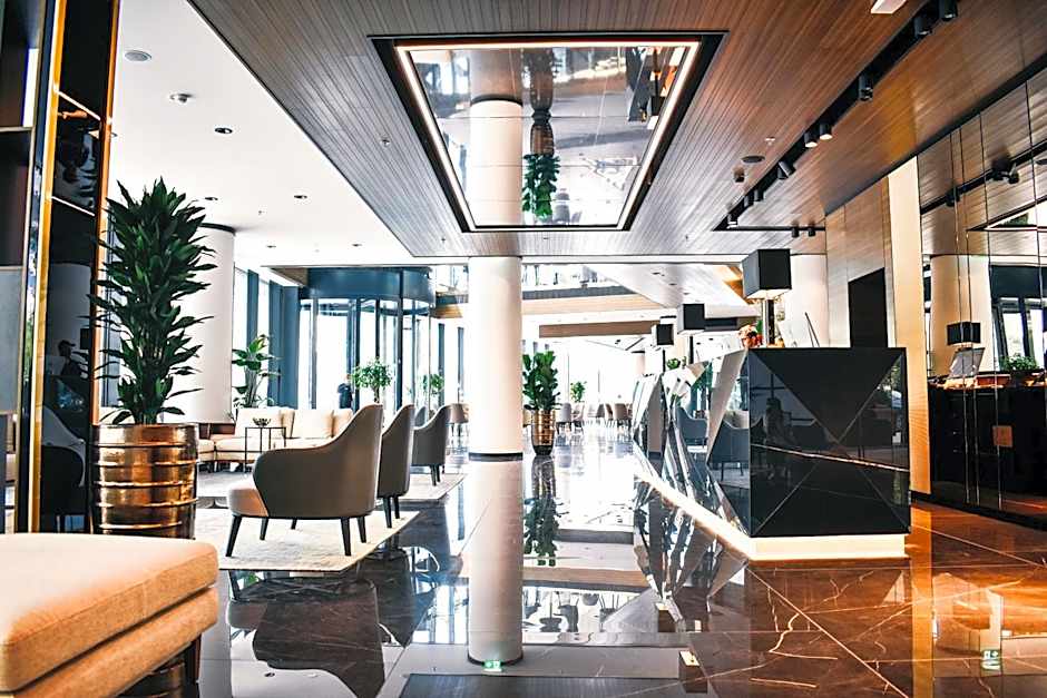 Grand Plaza Hotel & Congress Center