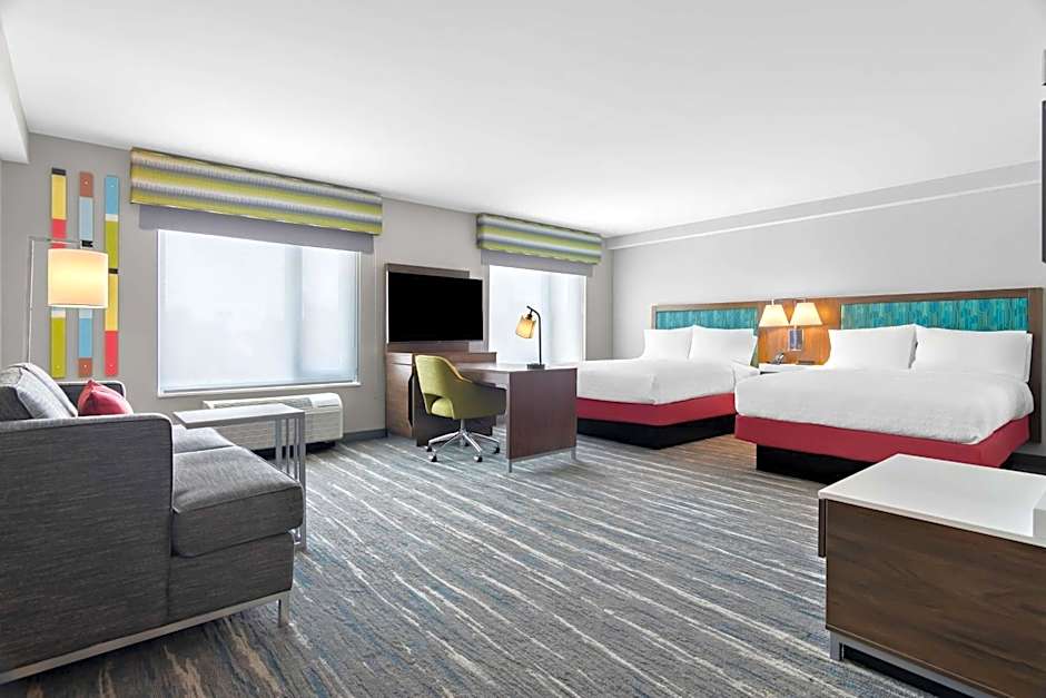Hampton Inn & Suites Chicago Medical District UIC