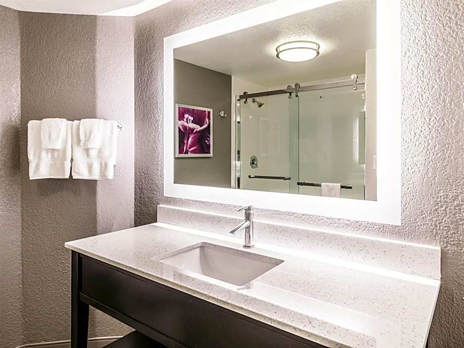 La Quinta Inn & Suites by Wyndham Austin Airport