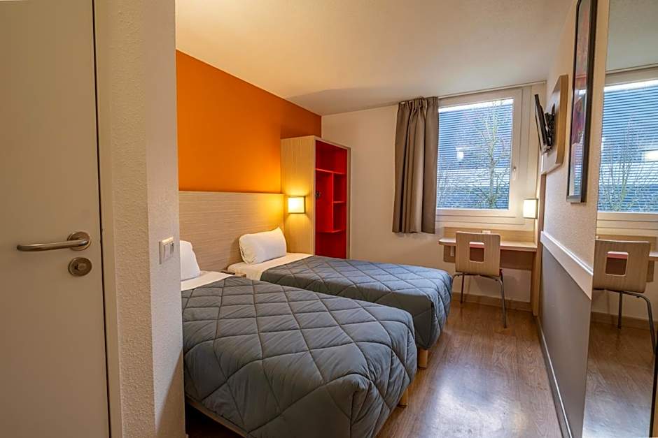 Première Classe Roissy - Aéroport CDG - Le Mesnil-Amelot