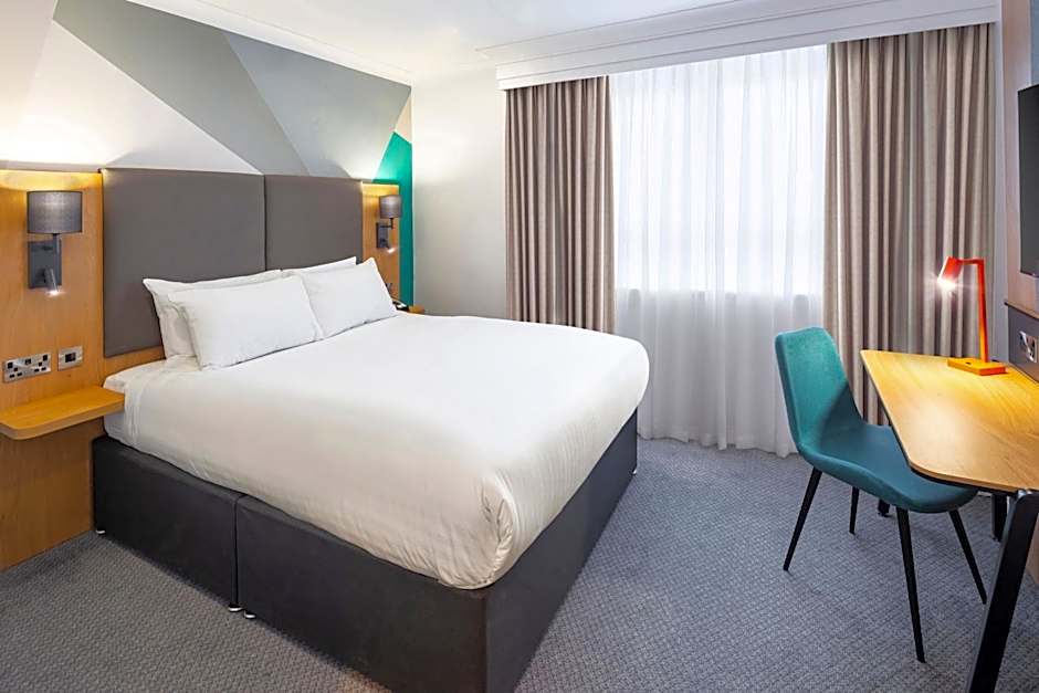 Holiday Inn Gloucester / Cheltenham By IHG