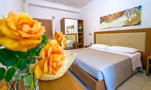 Mediterraneo Hotel & Suites