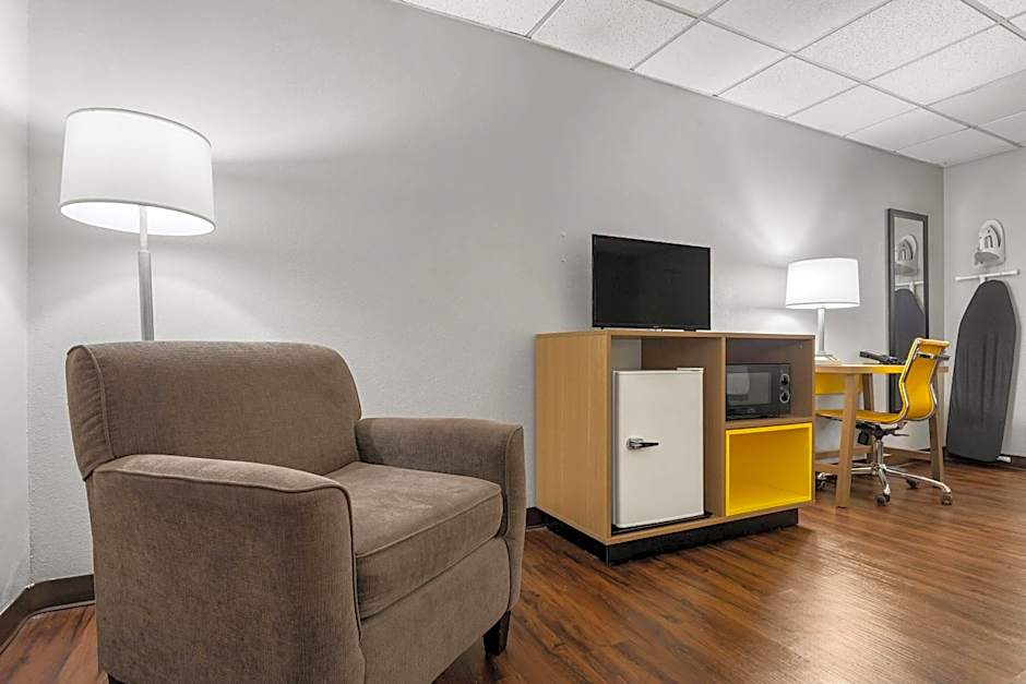 Days Inn by Wyndham Madisonville