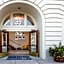 Hotel E