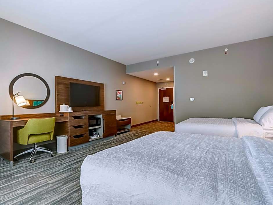 Hampton Inn & Suites Cincinnati Midtown Rookwood